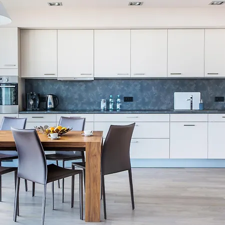 Apartamenty Sky Tower B&B Apartmán *