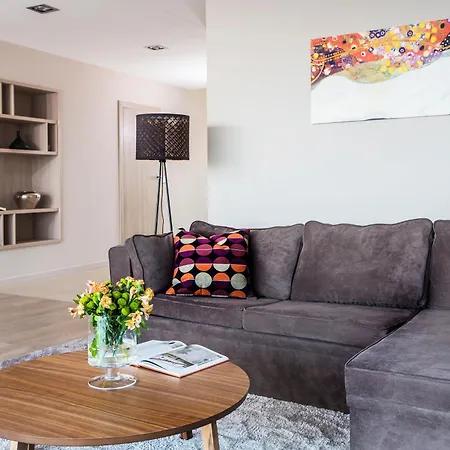 Apartamenty Sky Tower B&B Апартаменты *