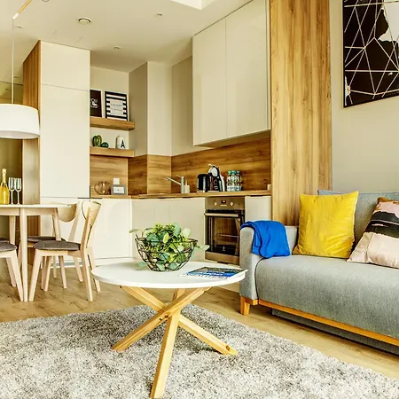 Apartamenty Sky Tower B&B Апартаменты *